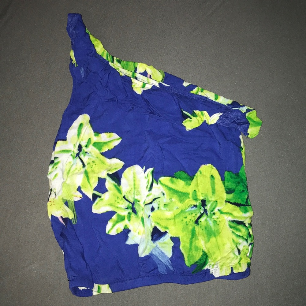 Off shoulder kids size top